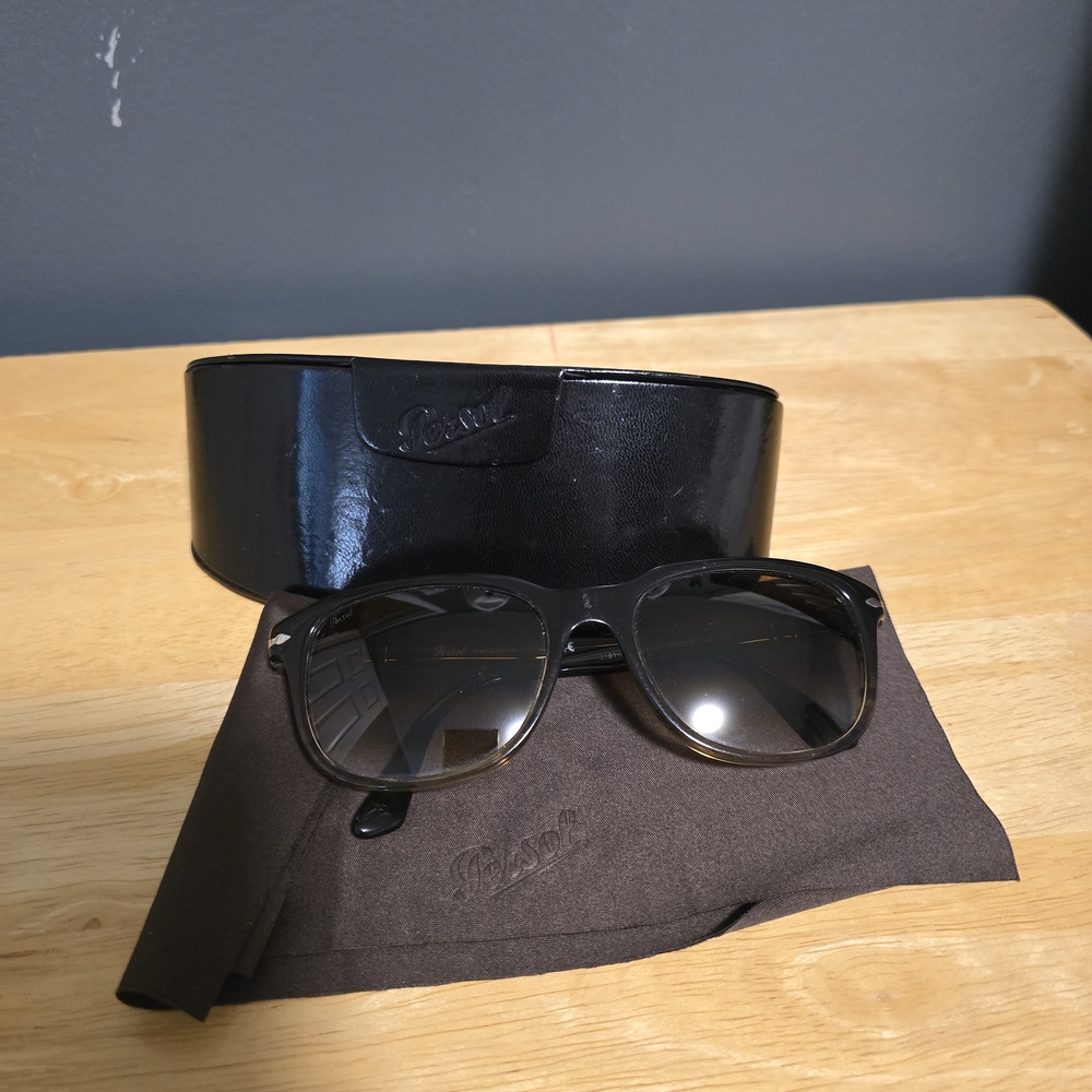 Persol Sunglasses 3191 S with Case